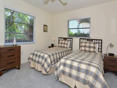 Bedroom with Two Twin Beds